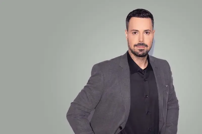 Υποθέσεις - Cover