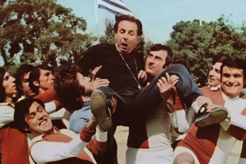 Υβ! Υβ! Ο Μανωλιός Παίζει Μπάλα - Cover