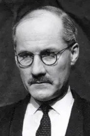 Angus MacKay